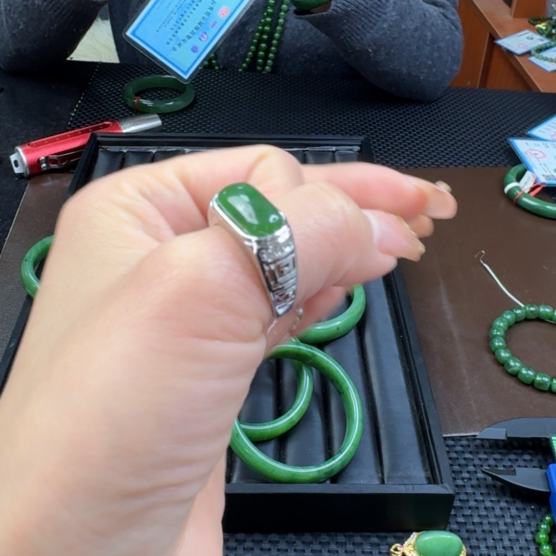 和田玉（碧玉）戒指合金