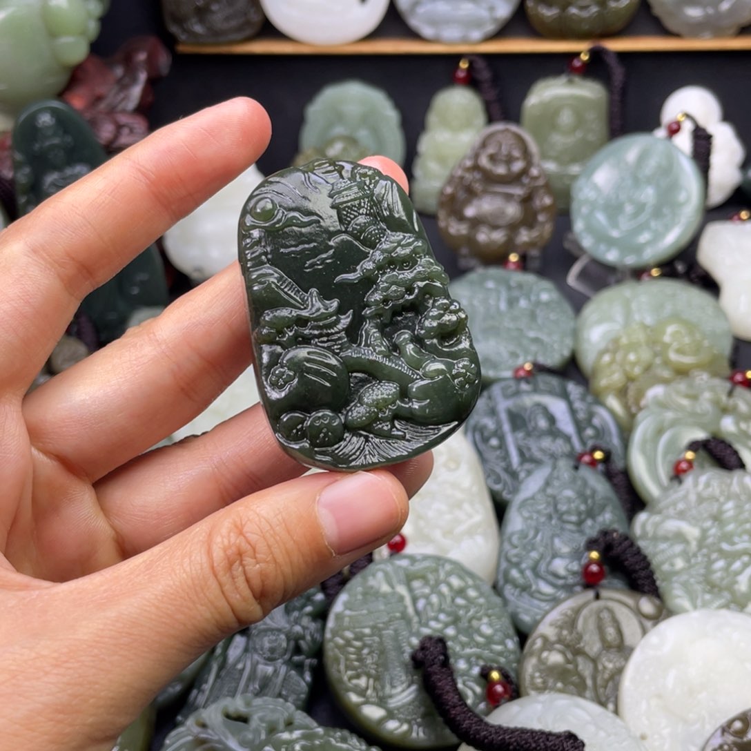 和田玉颈饰未镶嵌