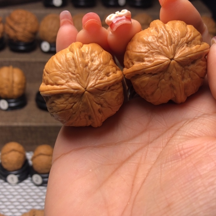 橄榄核吊坠?****?1金蟒粗筋