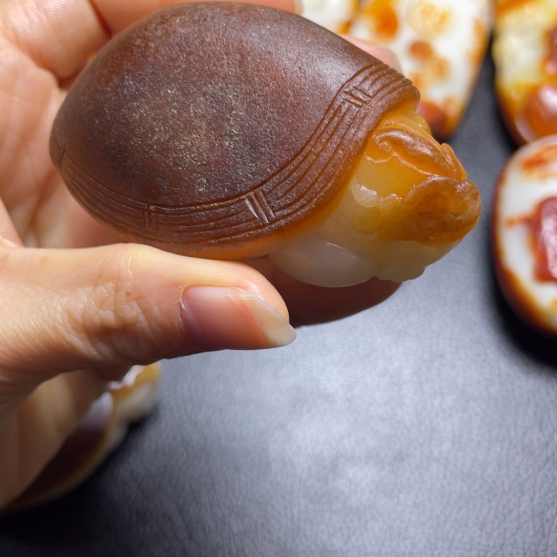 喜***华和田玉未镶嵌颈饰