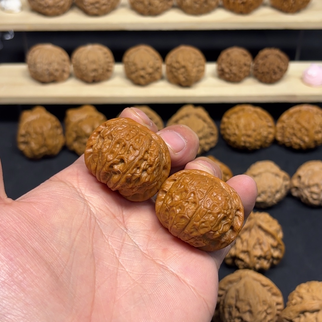 文玩核桃把件37血麒麟