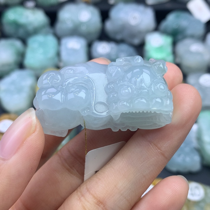 翡翠颈饰未镶嵌寻天然缅甸翡翠