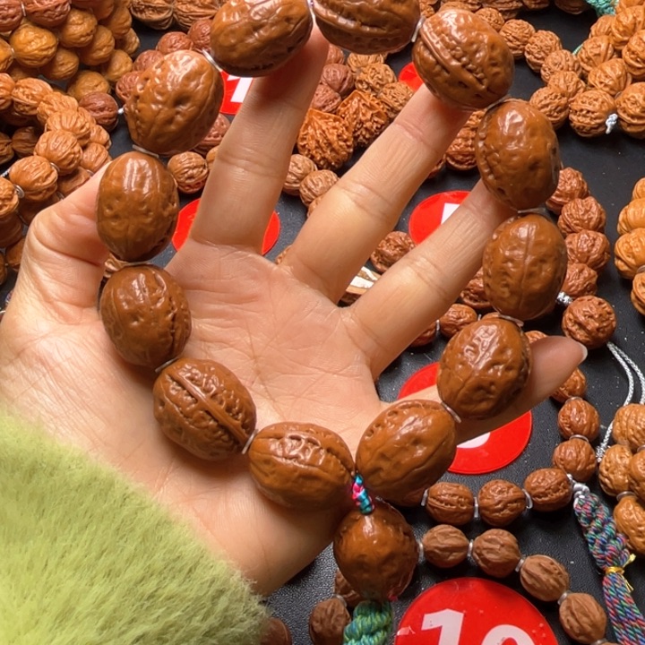 文玩核桃吊坠大枣