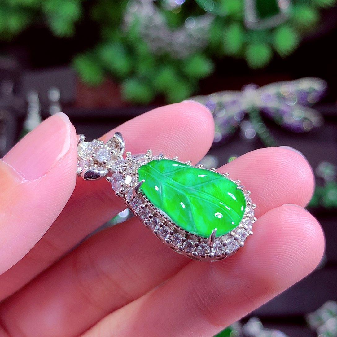 颈饰未镶嵌翡翠天然