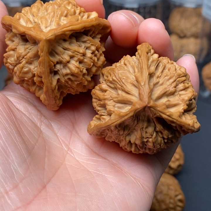 文玩核桃吊坠投*官帽奔