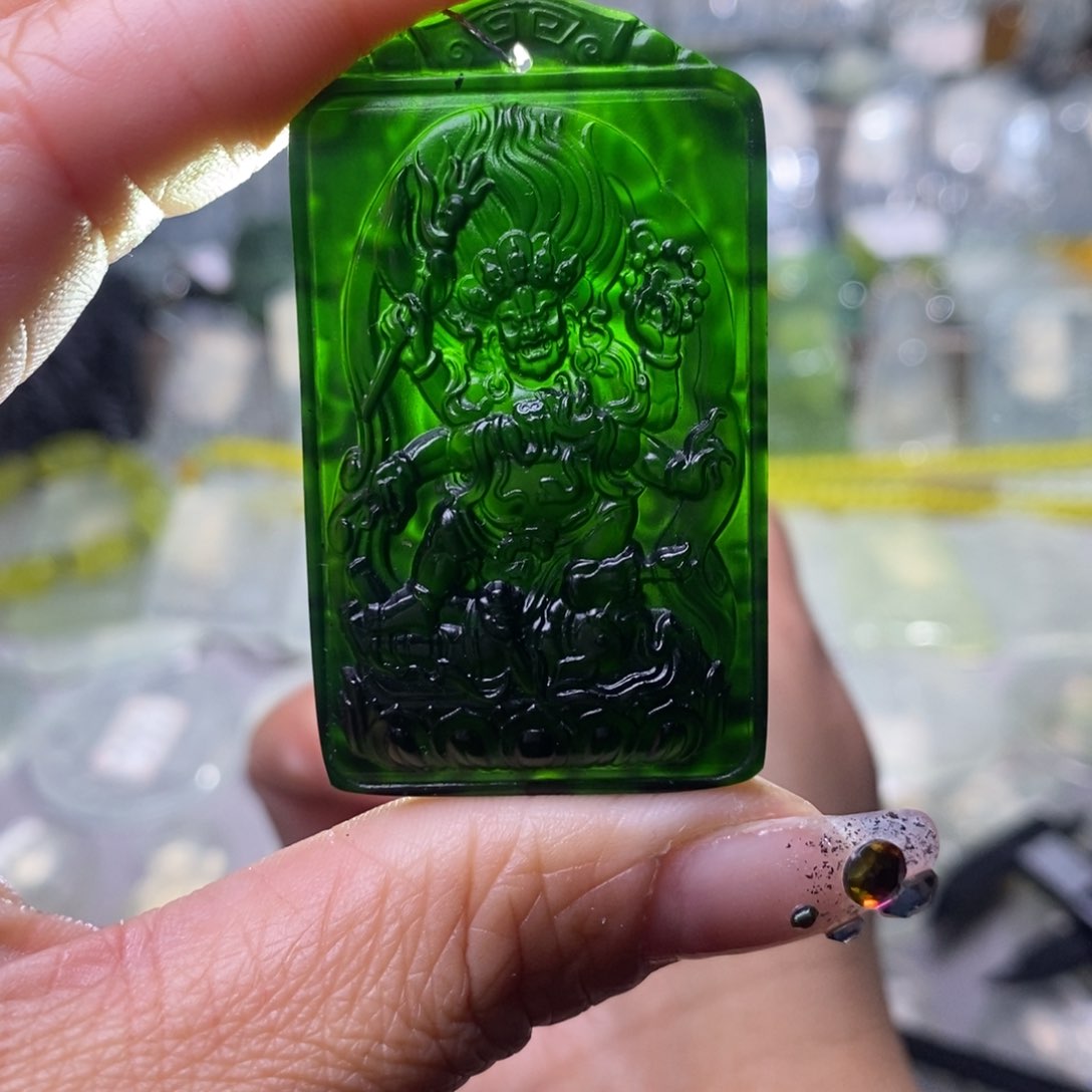 蛇纹石玉颈饰未镶嵌鹧***澜