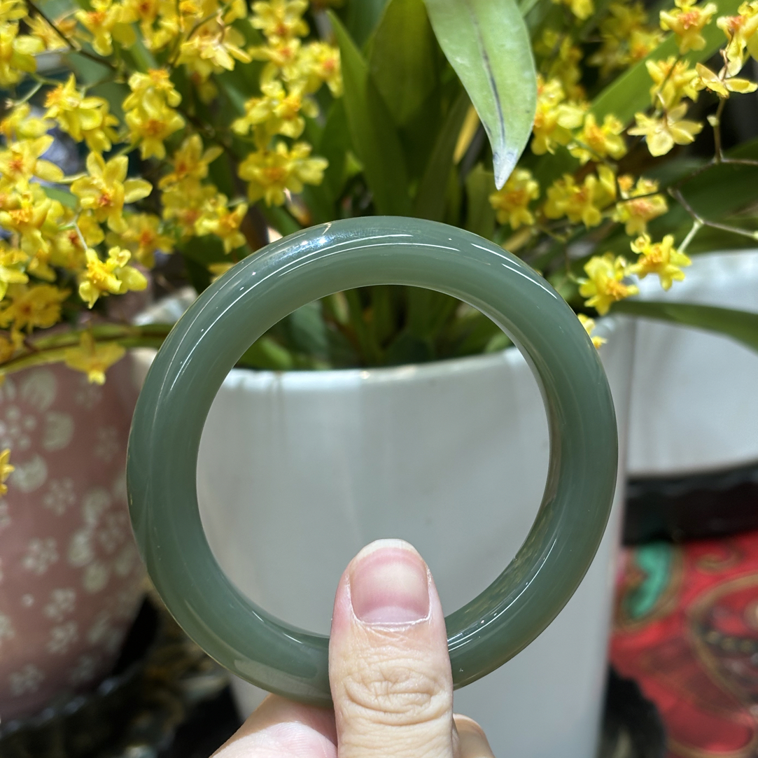 121708wm和田玉青海料湖水绿手镯圈口约57.5克重约64.2g