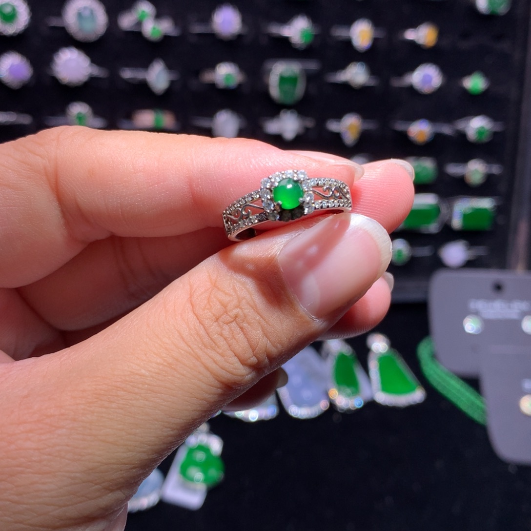 翡翠银S925镶嵌颈饰翡翠