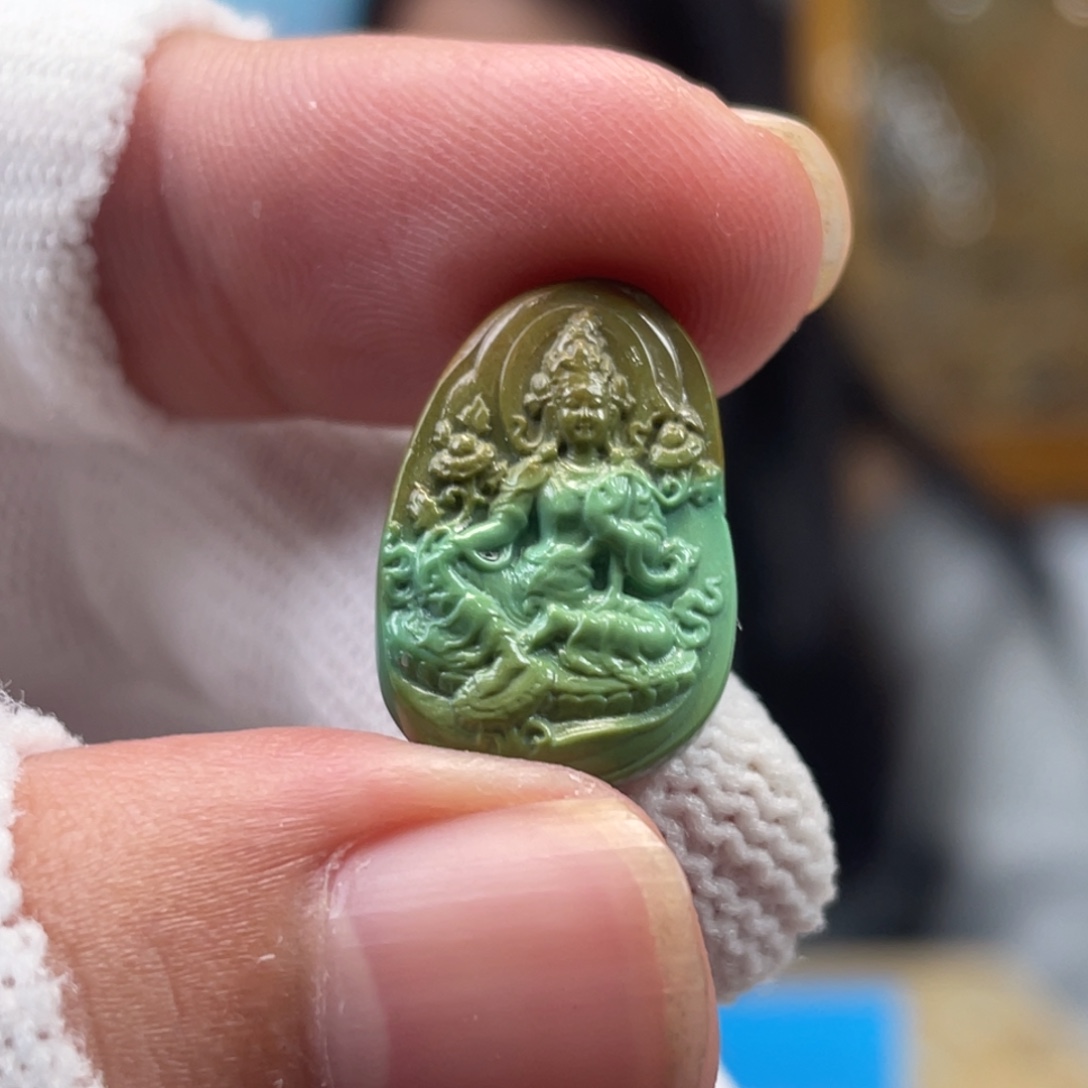 绿松石未镶嵌挂件