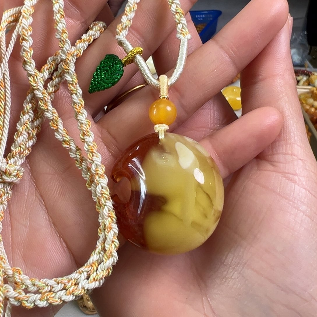 蜜蜡裸石未镶嵌蜜蜡