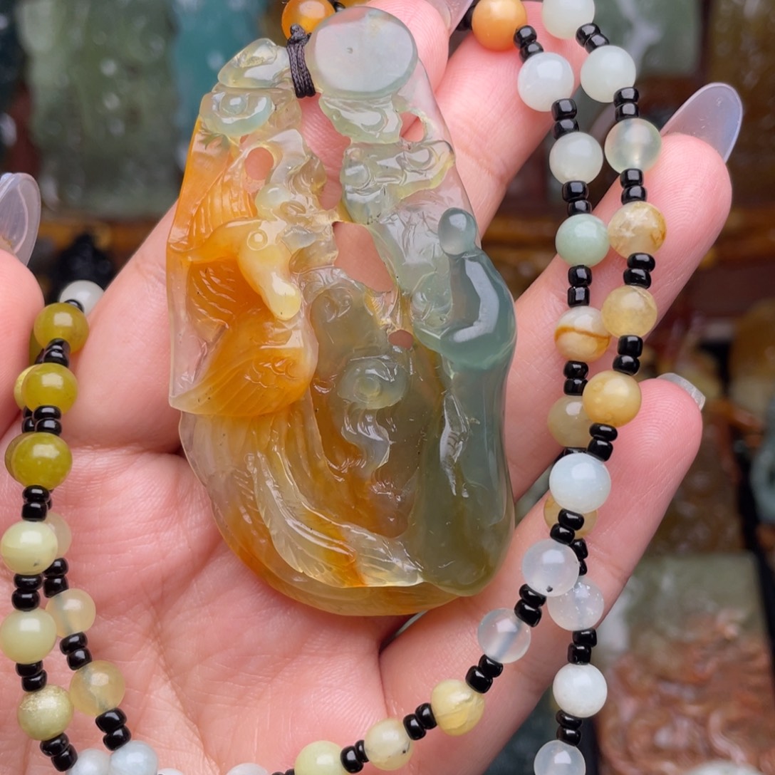 蛇纹石玉未镶嵌颈饰