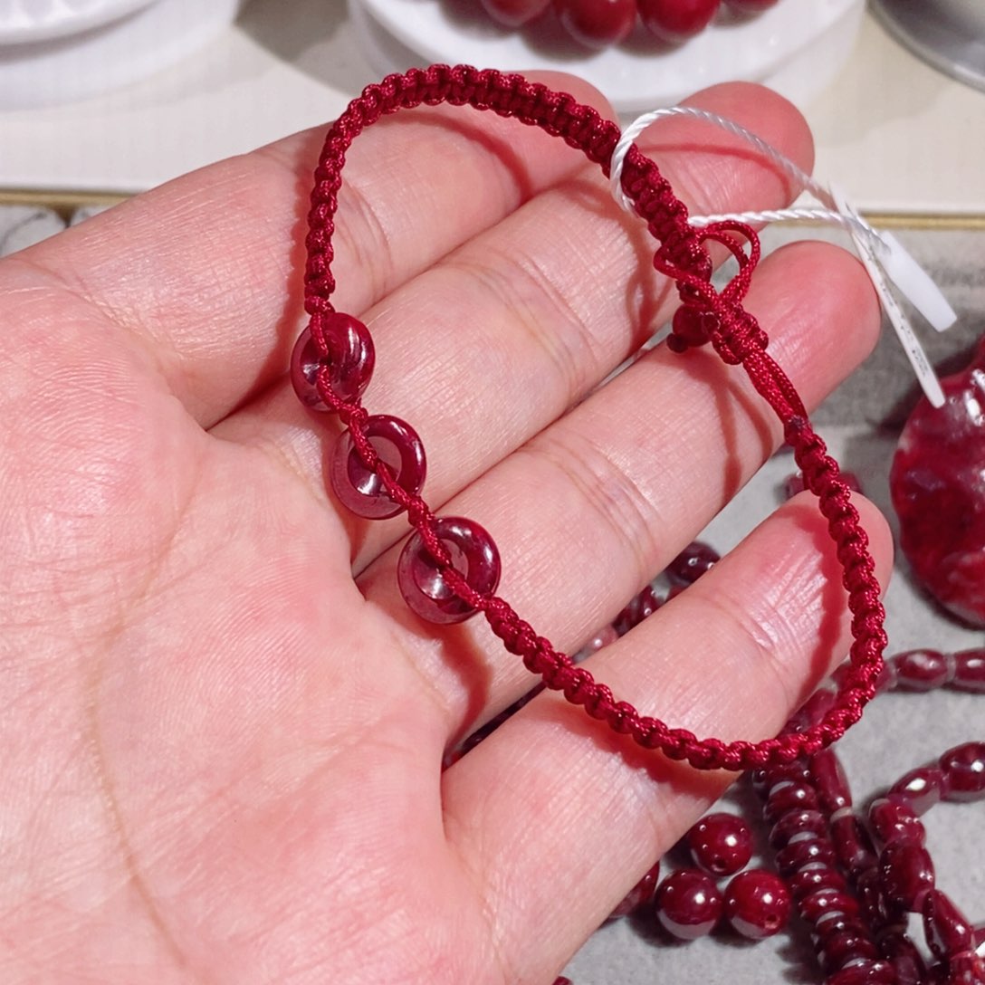 天然辰砂原矿晶体平安扣手串