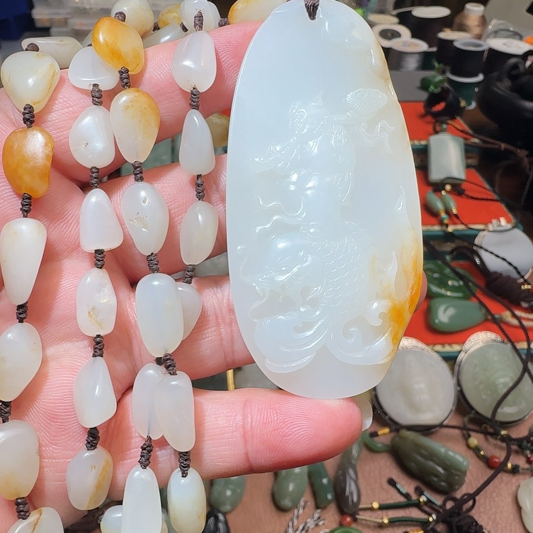 和田玉颈饰未镶嵌