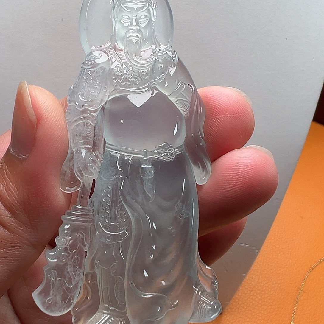 翡翠颈饰未镶嵌一****?高冰关公