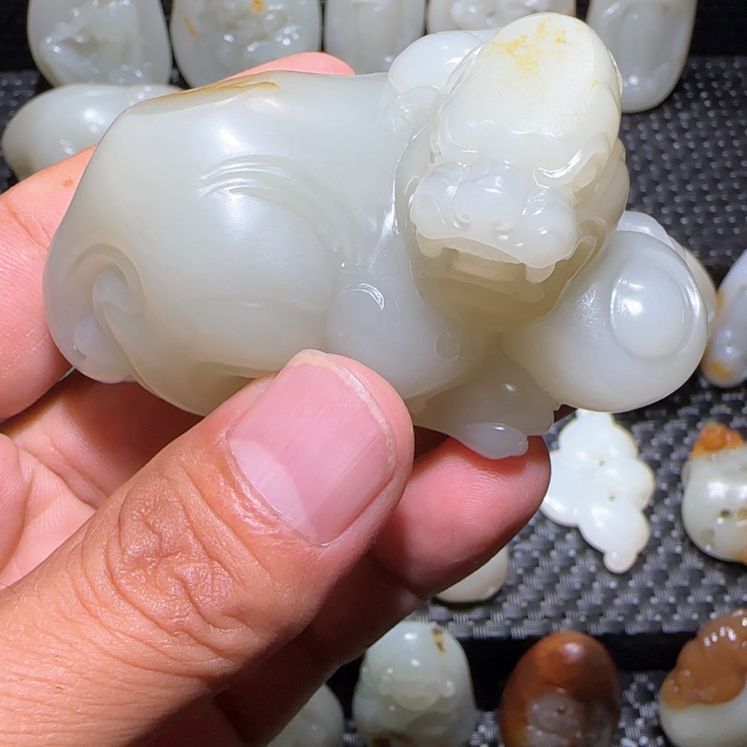 和田玉未镶嵌吊坠(不含链)$*飞