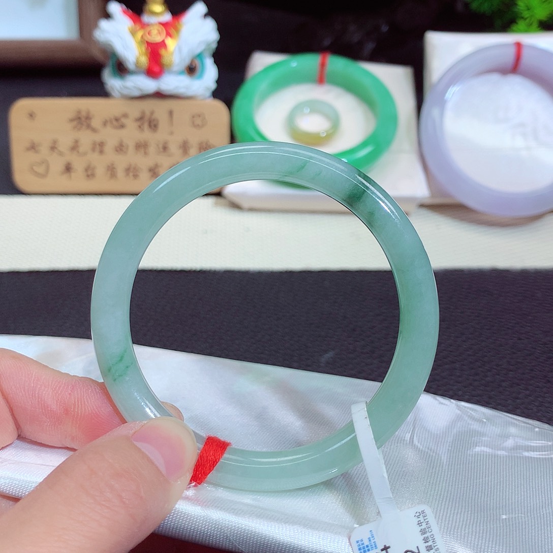 翡翠未镶嵌手镯522