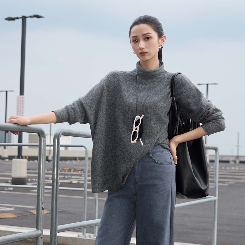 sdeer圣迪奥女装休闲高领宽松不规则针织衫S24483515