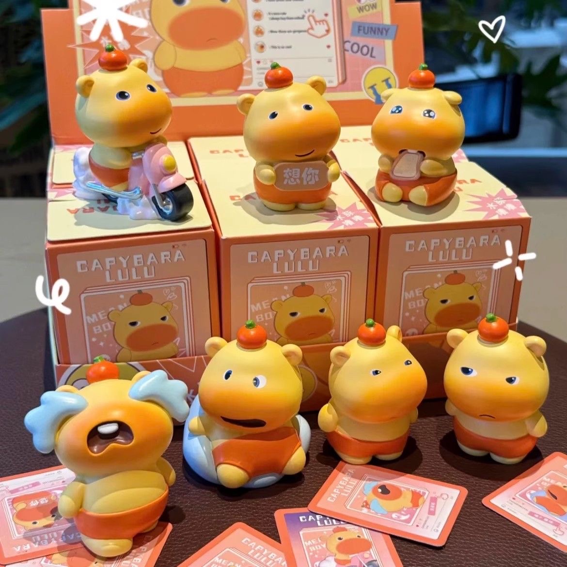 可爱水豚豚嘟嘟摆件手办公仔周边玩偶生日礼物创意装饰摆件伴手礼