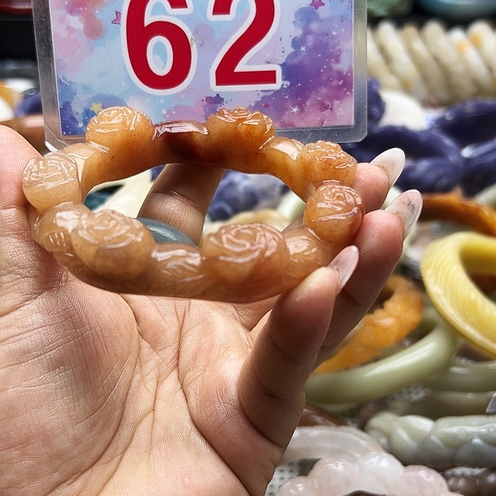 未镶嵌手镯石英岩玉