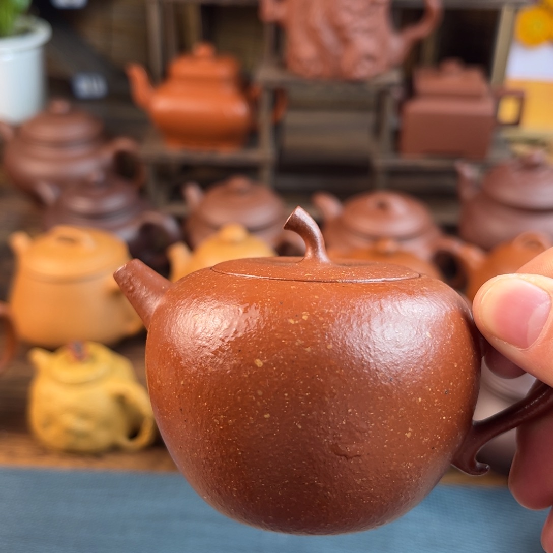 用***1紫砂茶壶手工制作工艺精湛