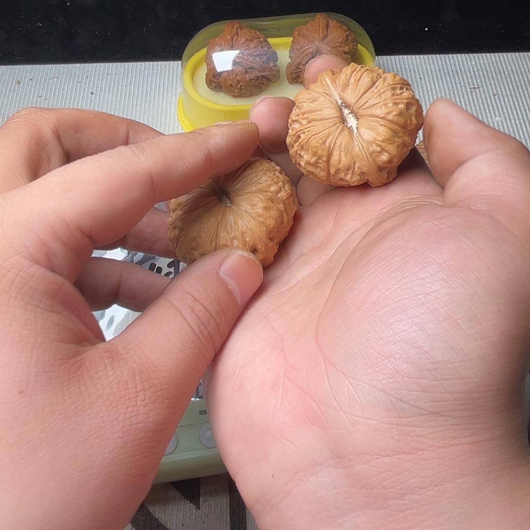 核桃和苹果在生产