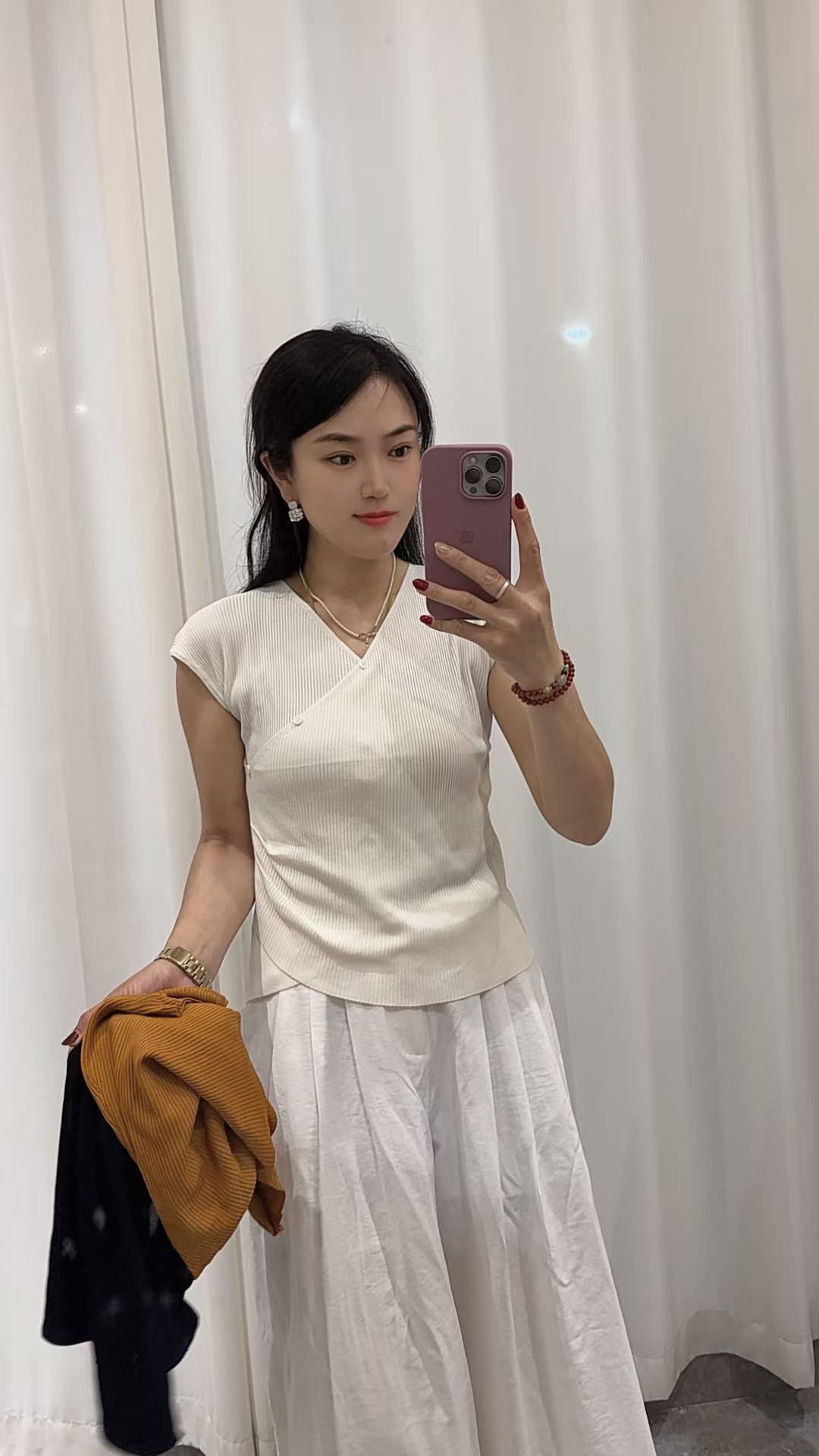 红衣俏家针织无袖上衣