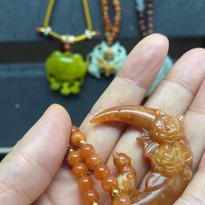 未镶嵌蛇纹石玉颈饰