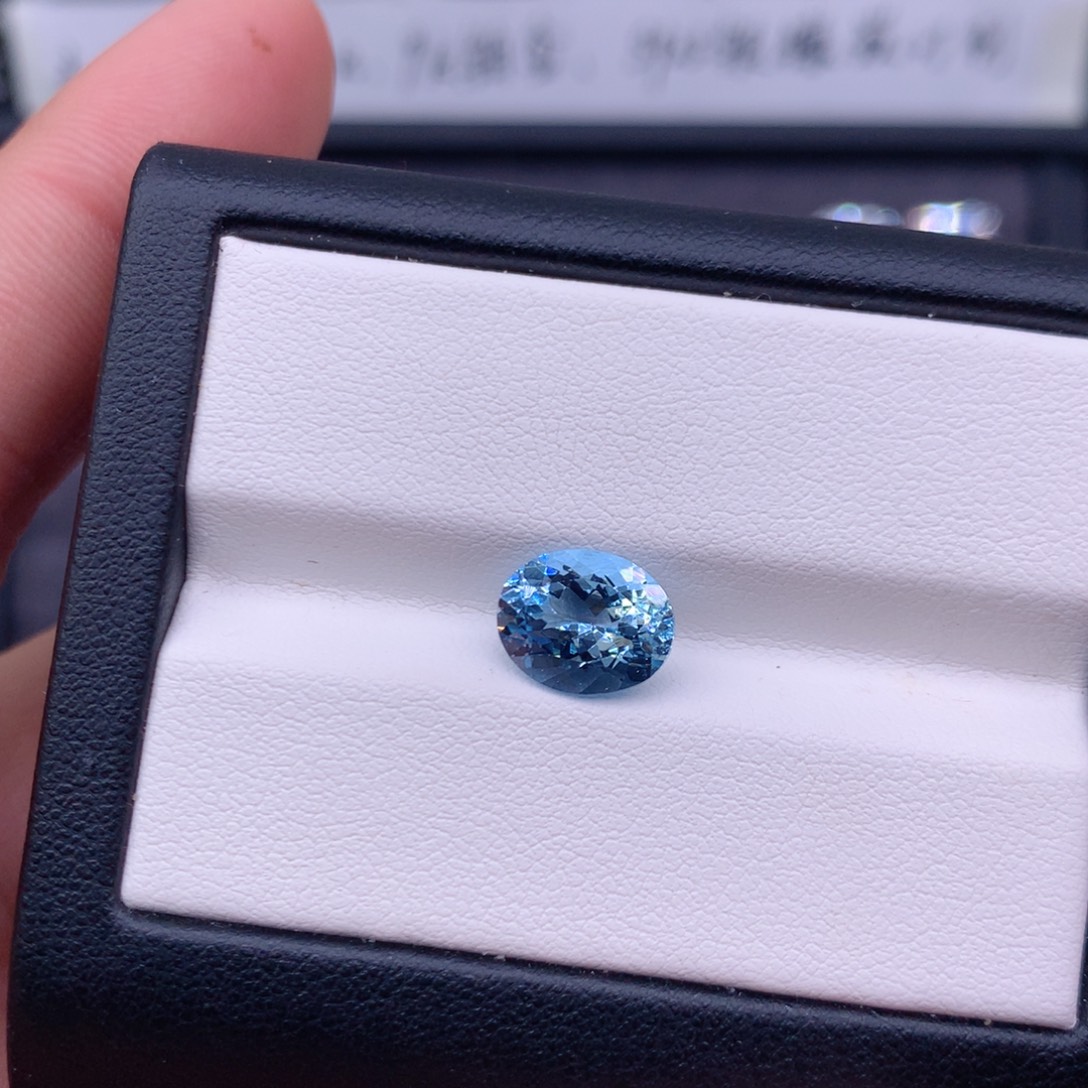 海蓝宝石裸石2.54克拉圣玛利亚