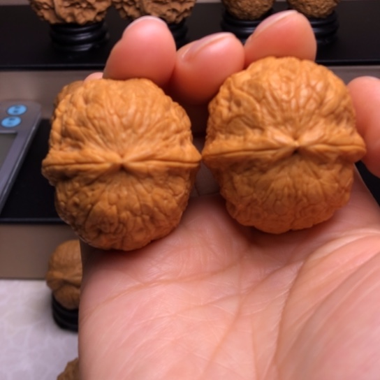 文玩核桃把件金丝绣球12