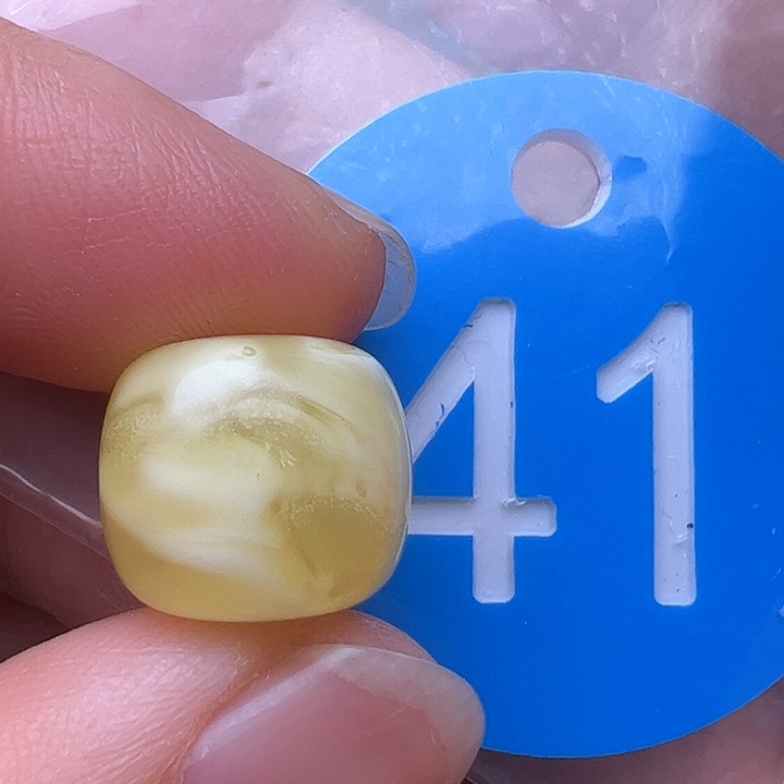 蜜蜡裸石未镶嵌13m m