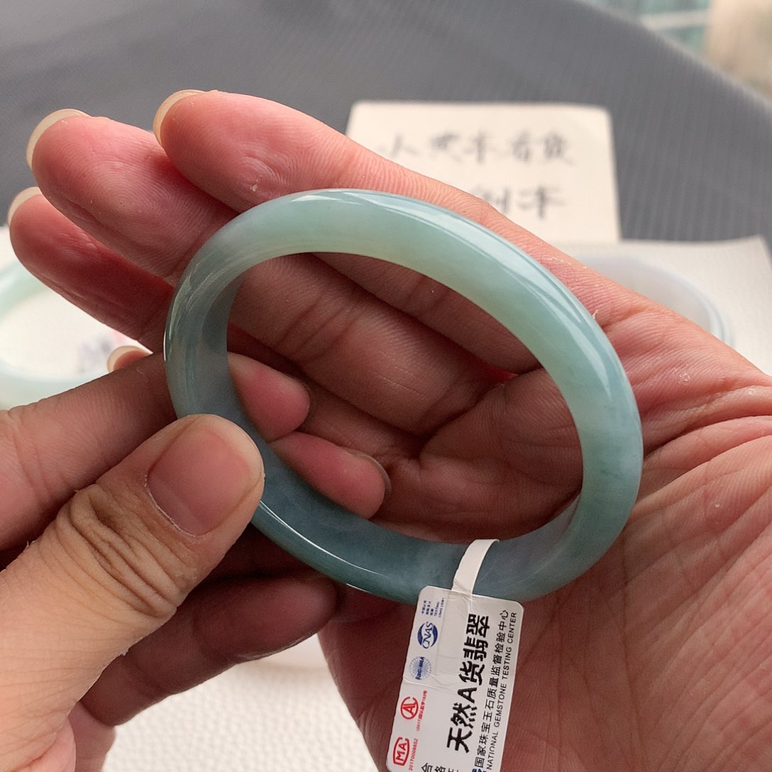 翡翠手镯未镶嵌24号 55.3贵妃