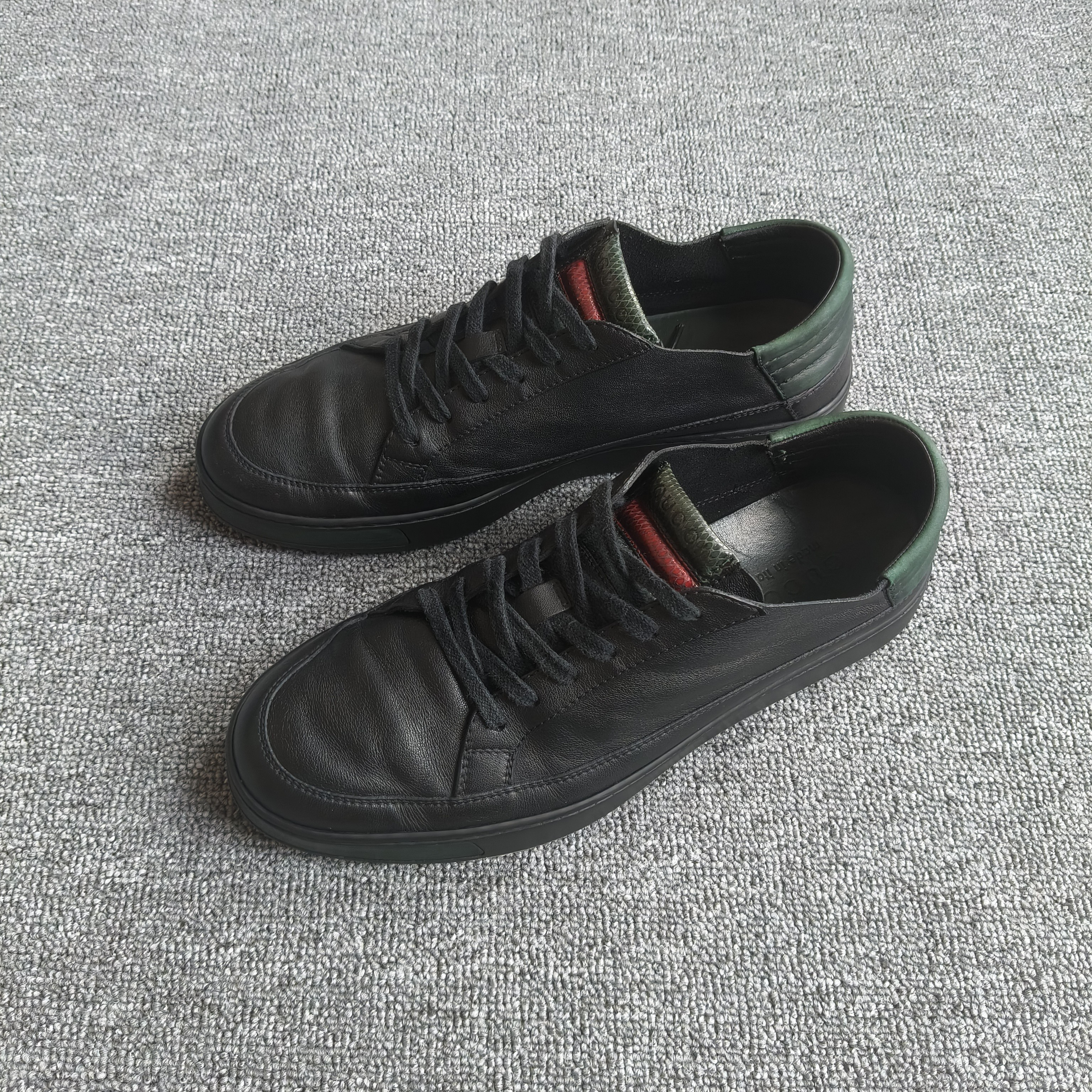 90新 GUCCI/古驰 42码/黑绿经典字母大logo 低帮休闲百搭板鞋
