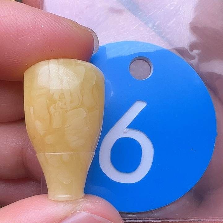 蜜蜡裸石未镶嵌皮点14m m