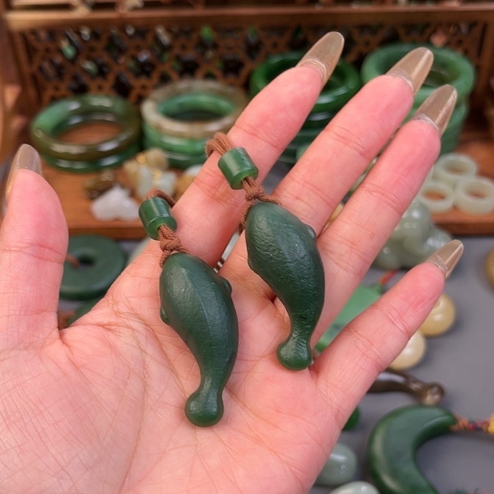 和田玉（糖玉）未镶嵌颈饰