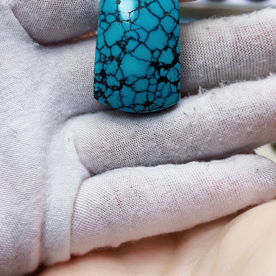 绿松石未镶嵌饰品