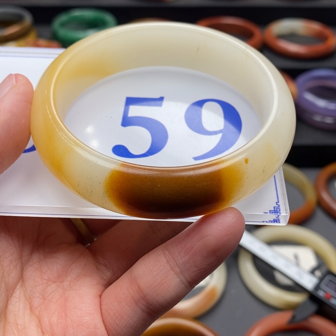 石英质玉（黄龙玉）手镯未镶嵌