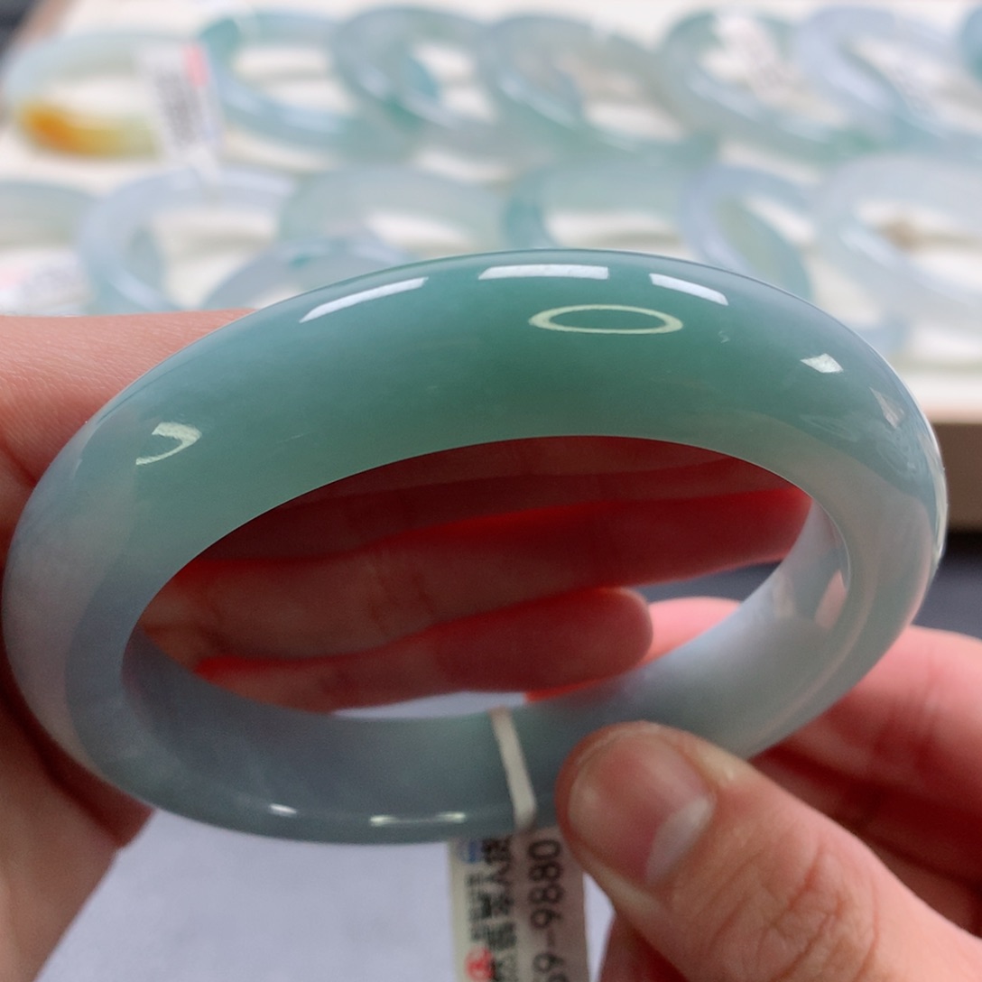 翡翠手镯未镶嵌雅*翡翠手镯