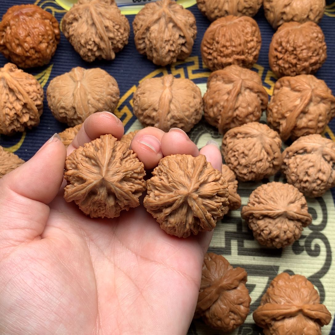 文玩核桃吊坠1****1文山36