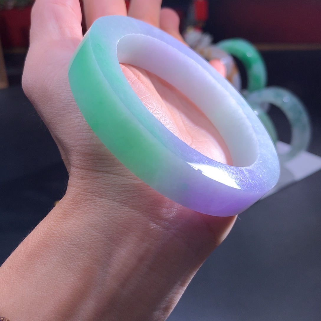 定制翡翠未镶嵌翡翠手镯