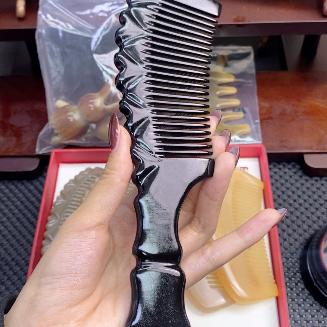 纯手工制作纯牛角梳子