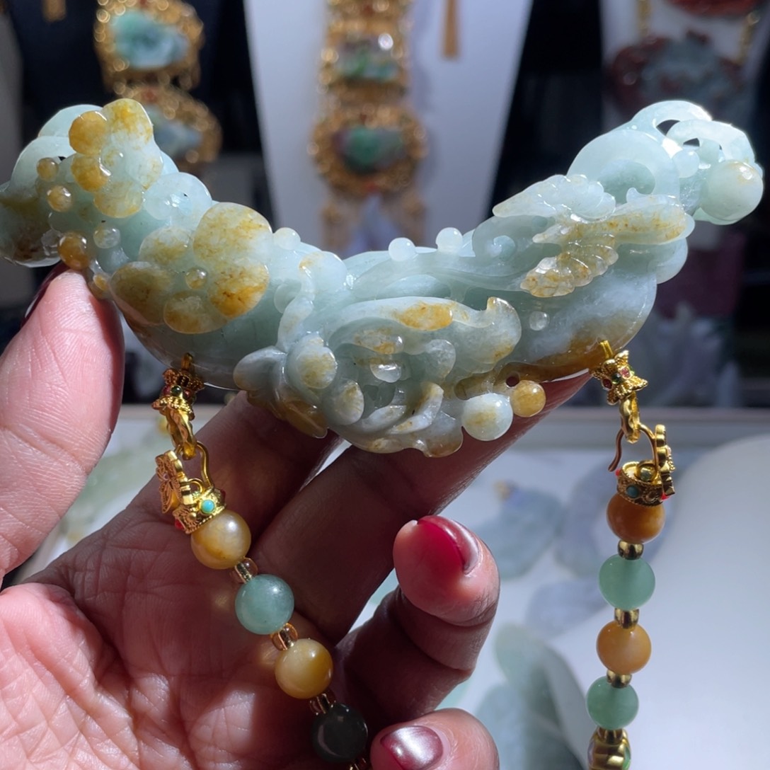 翡翠颈饰未镶嵌翡翠黄翡大弯弯