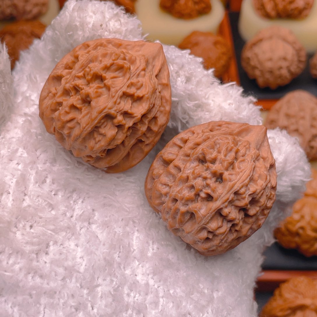 文玩核桃把件36野生荔枝纹