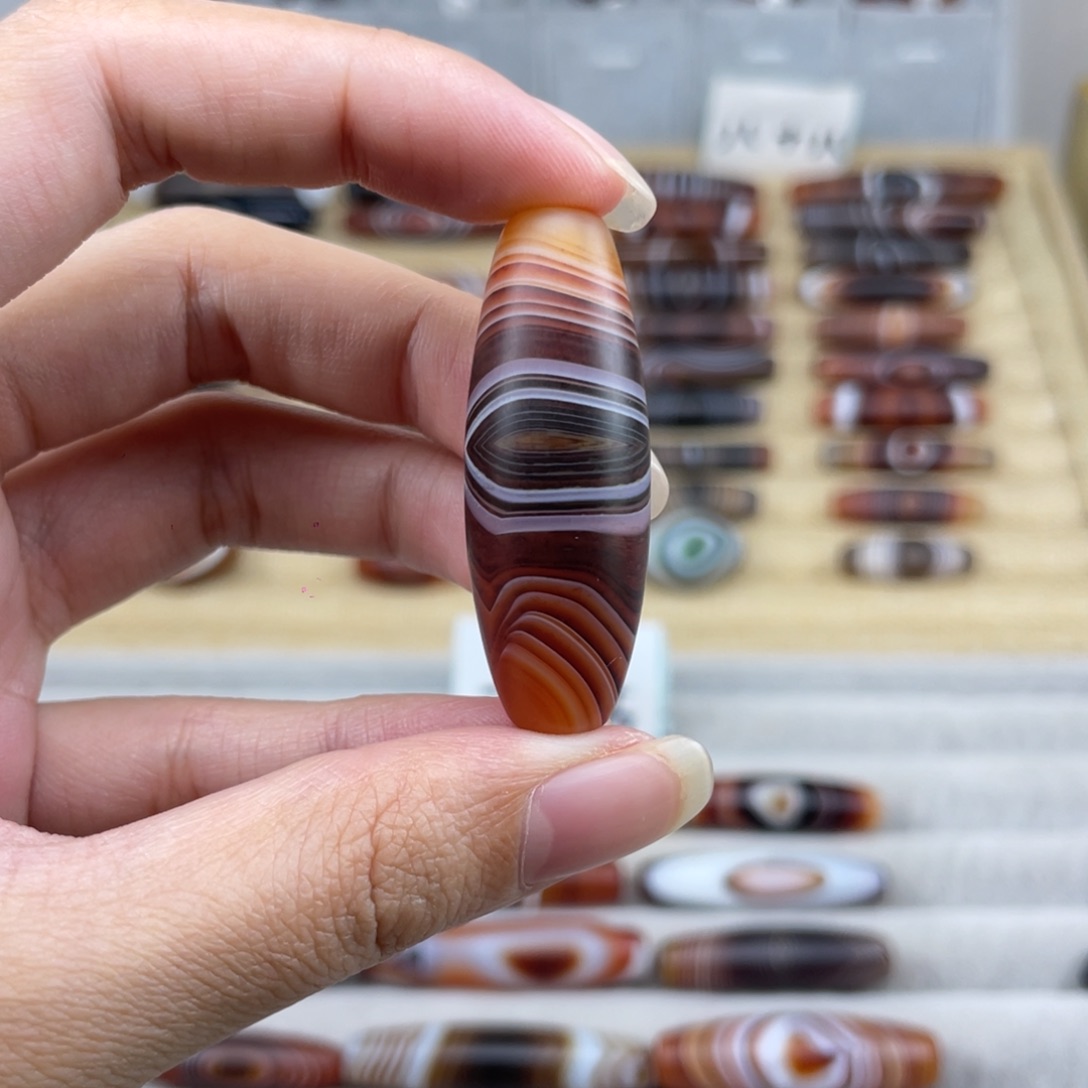 汇***告玛瑙/玉髓合金颈饰