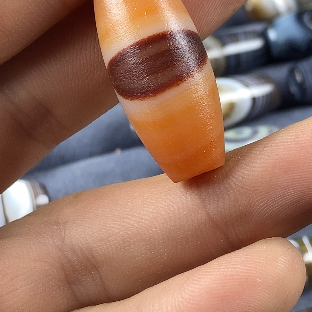 未镶嵌颈饰玛瑙/玉髓小**倌