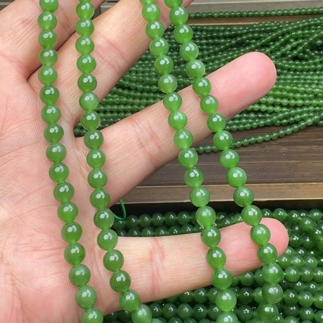 和田玉未镶嵌颈饰碧玉冰阳绿卡6