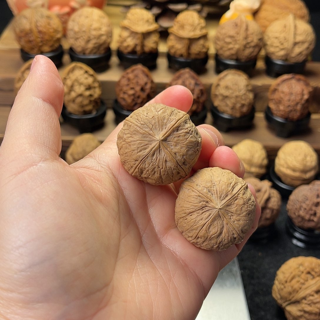 文玩核桃把件迷你龙蛋