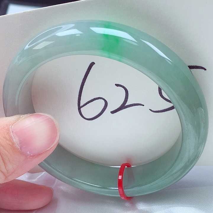 翡翠未镶嵌手镯翡翠