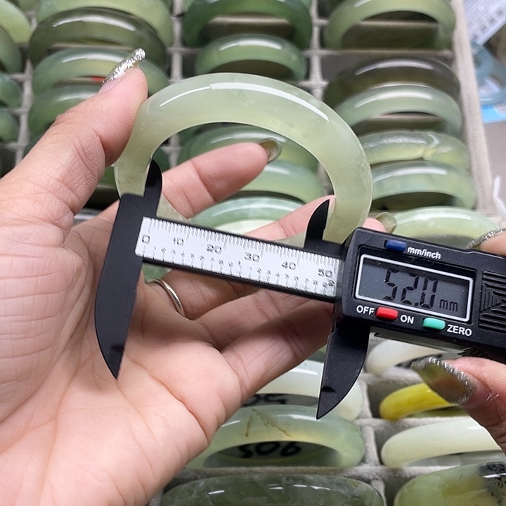 蛇纹石玉未镶嵌手镯297