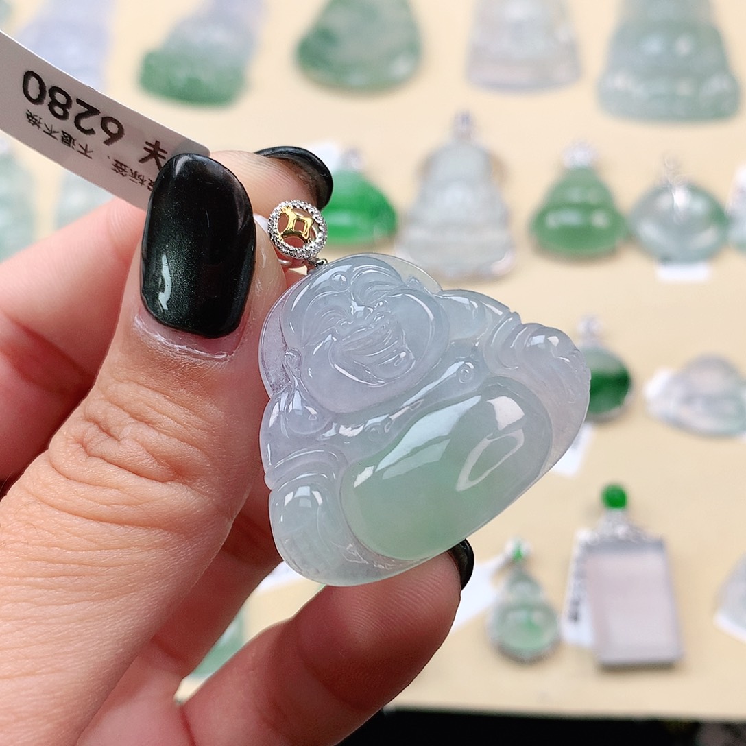 翡翠18K金镶嵌颈饰佛公