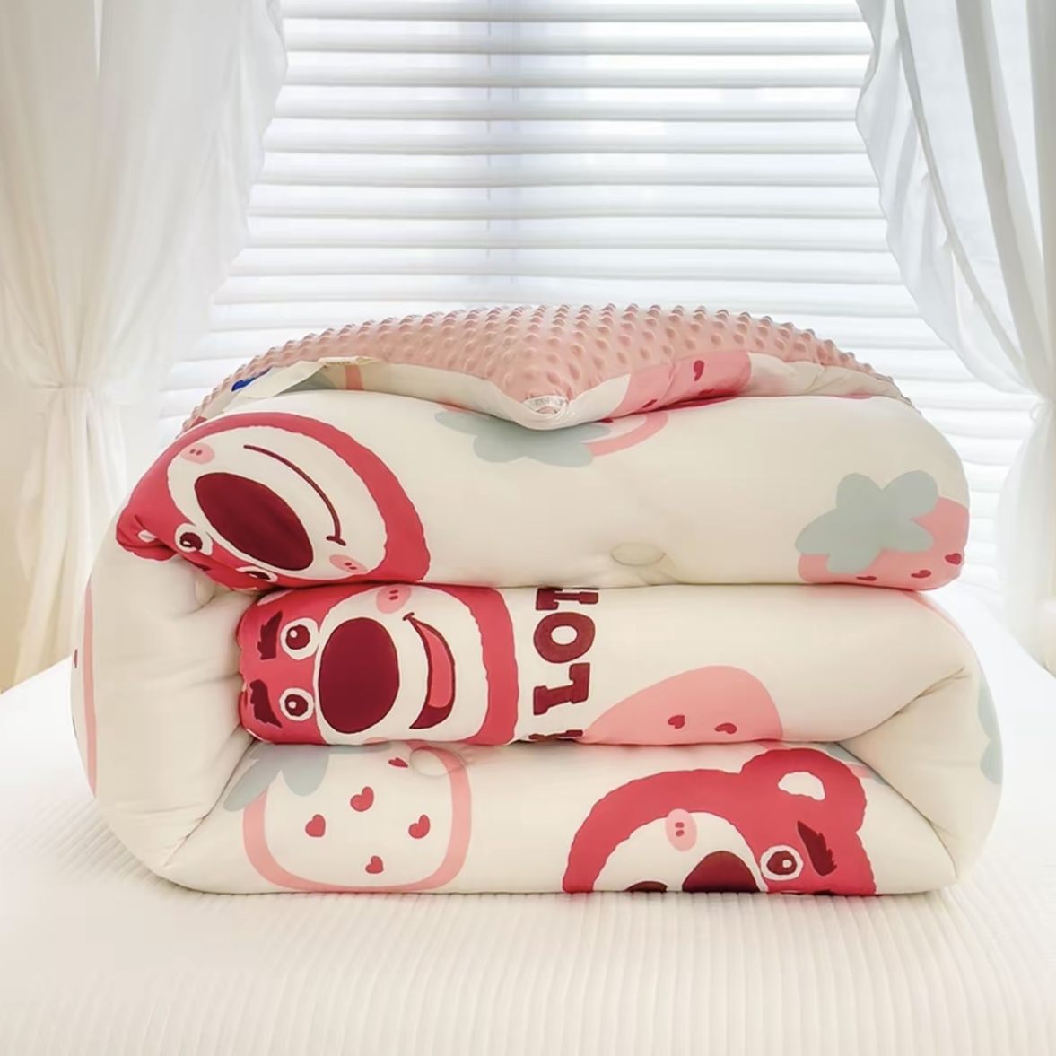 【草莓小熊】200*230cm保暖舒适亲肤秋冬款透气豆豆被子